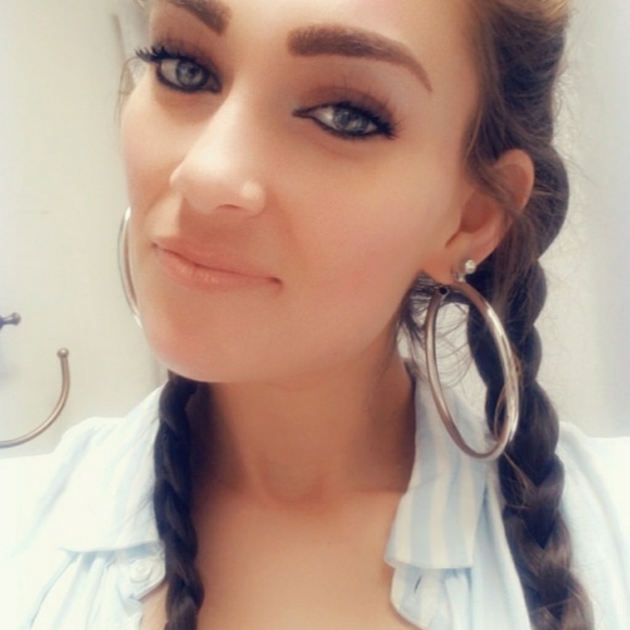 Meet Your Posher!💋 - Picture 8 of 8